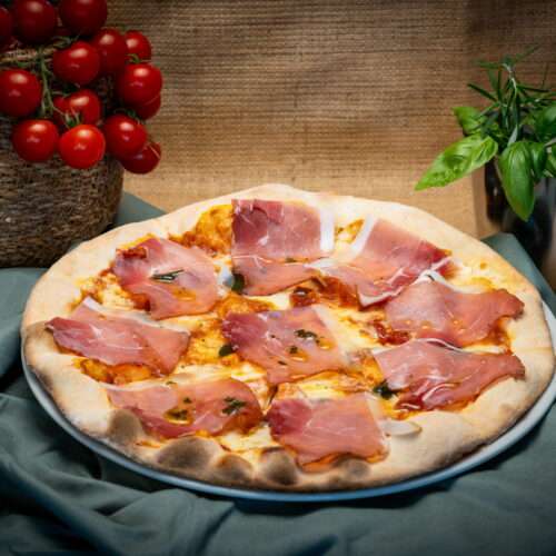 BTF06822 Pizza con Speck